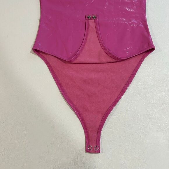 Forever 21 x Barbie Hot Pink Logo Bodysuit Size S Vinyl Barbiecore One Piece - Picture 6 of 6